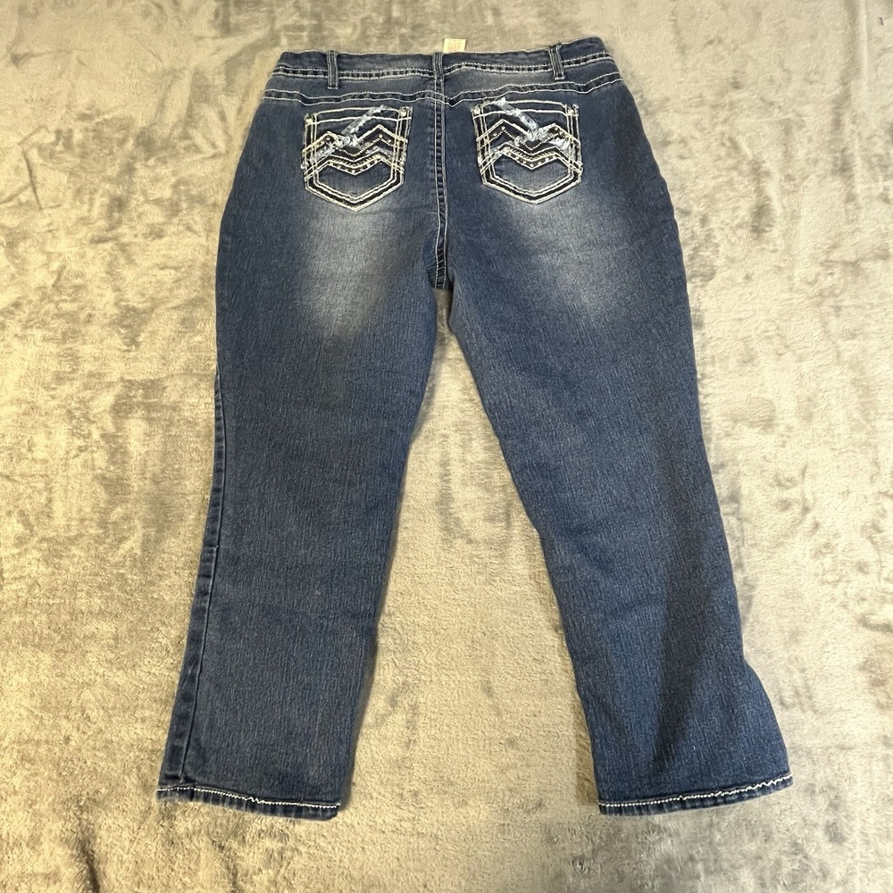 Faded Glory Jeans Womens 16W Medium Wash Embroidered Distressed Denim 35x24 - Picture 2 of 8